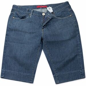 Levi’s 565 NWT Dark Wash Distressed Denim Shorts Size 14 / 32W